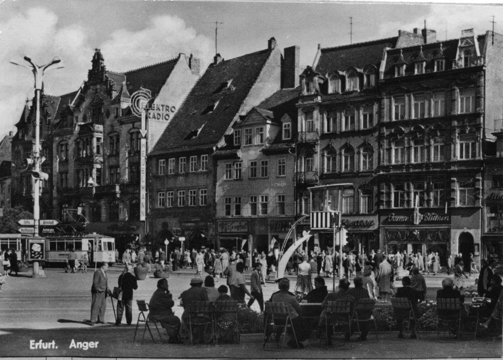 Postkarte Anger mit Verkehrsturm.