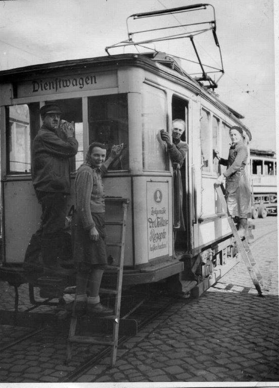 Reinigung Triebwagen 24  auf dem Betriebshof Nordhäuser Straße.