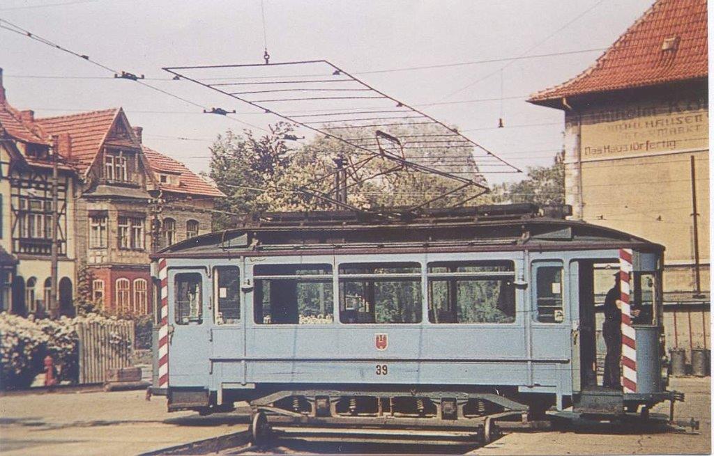 Triebwagen 39 (ex 45) 1960 im Depot in Mühlhausen als Arbeitswagen auf der Schiebebühne.